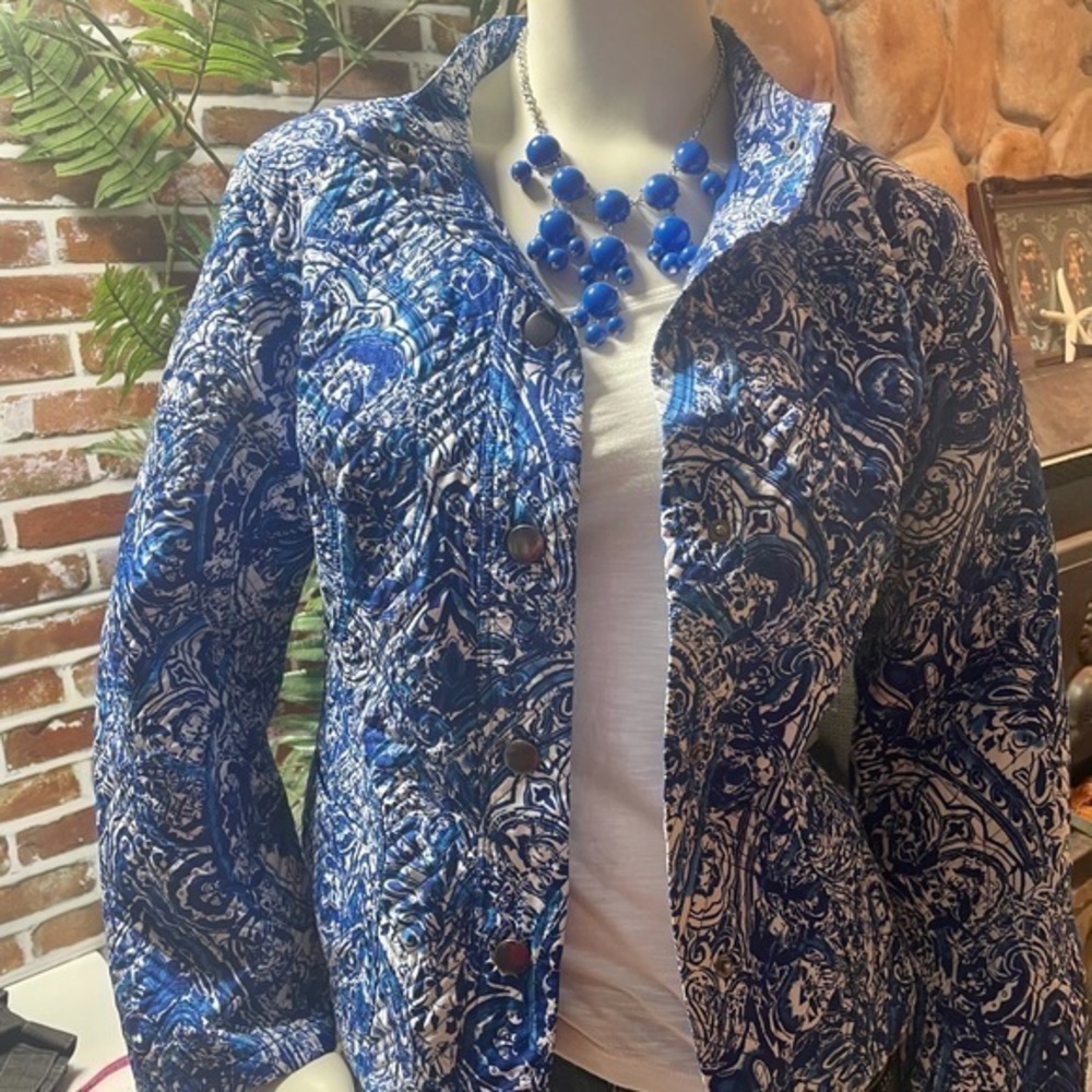 Chico’s Vanity Size 2 Quilted style Blue and White Jacket